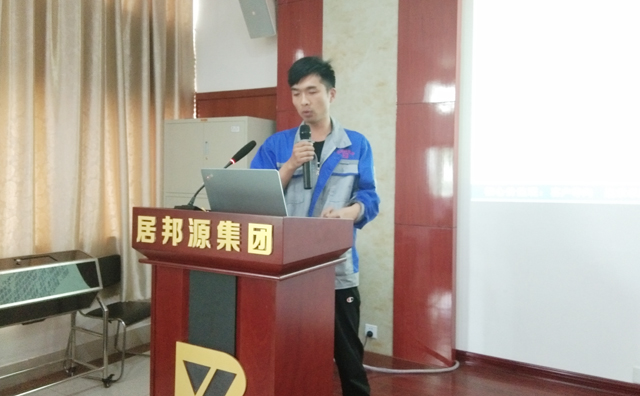 公司韓貽波經(jīng)理分享銷(xiāo)售談判基礎(chǔ)與技巧，提出抓住時(shí)機(jī)，體貼顧客，隨時(shí)準(zhǔn)備滿足顧客甚至準(zhǔn)顧客的需要。