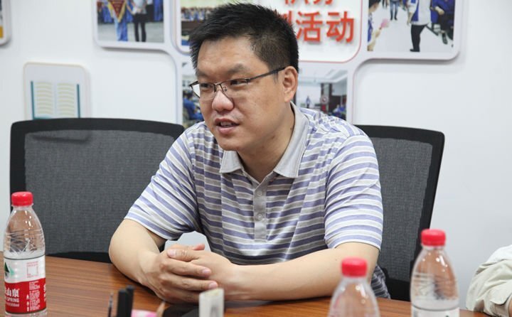 爭(zhēng)做社區(qū)“好幫手”、群眾“貼心人”