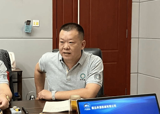 大家一起對行業(yè)案例進(jìn)行分析，討論行業(yè)開發(fā)的策略，旨在深入了解客戶需求后，給不同行業(yè)客戶提供專業(yè)解決方案，與客戶一起成長。